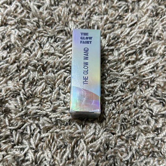 BNIB Glow Fairy Retinol Wand - Picture 1 of 1